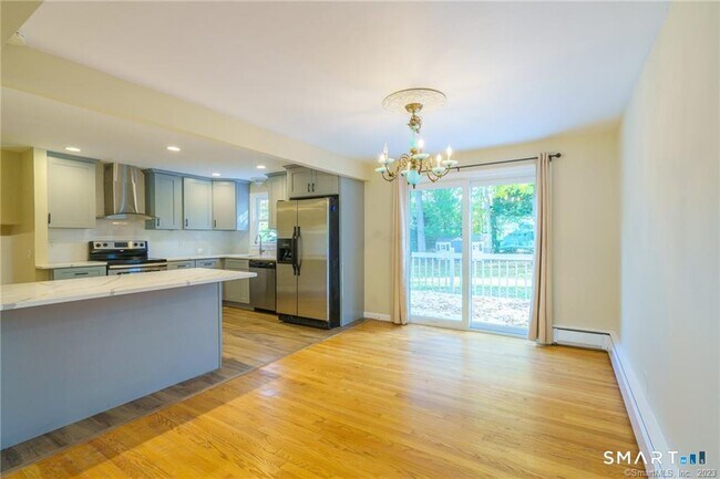 Building Photo - 33 Sky View Dr