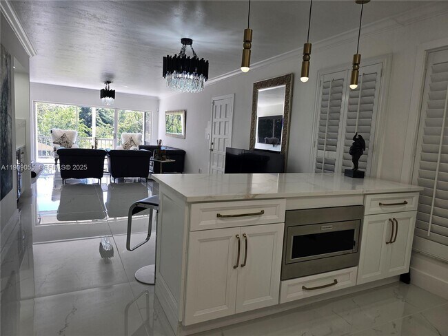 Building Photo - 6010 S Falls Cir Dr