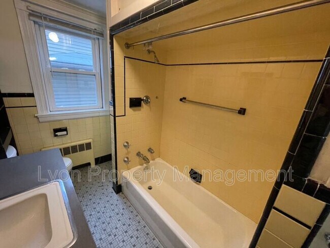 Building Photo - 1393-1395 Main St