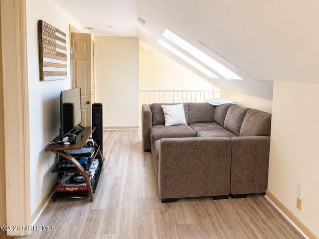 Building Photo - 17 Walnut Pl