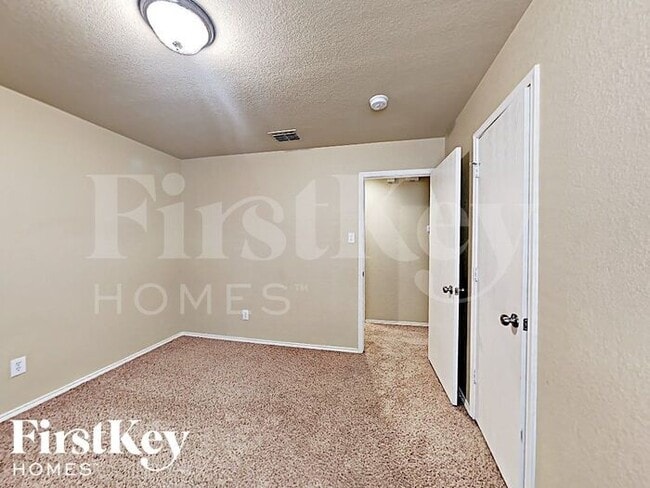 Building Photo - 14112 Silkwood Dr