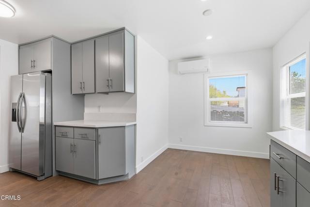 Building Photo - 250 S Ave 55