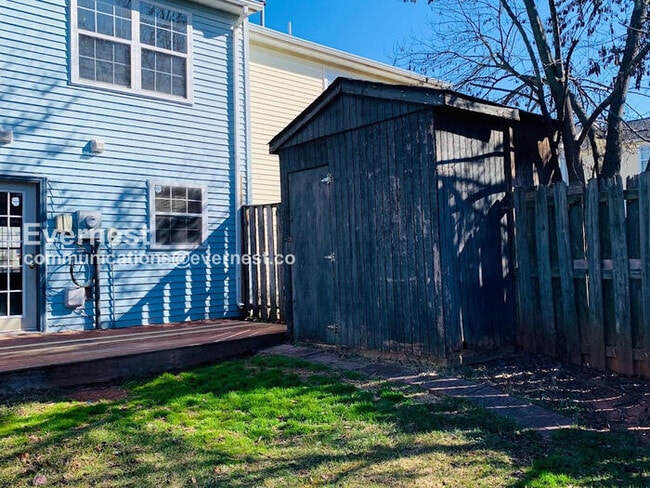 Building Photo - 8627 Reinecke Ct