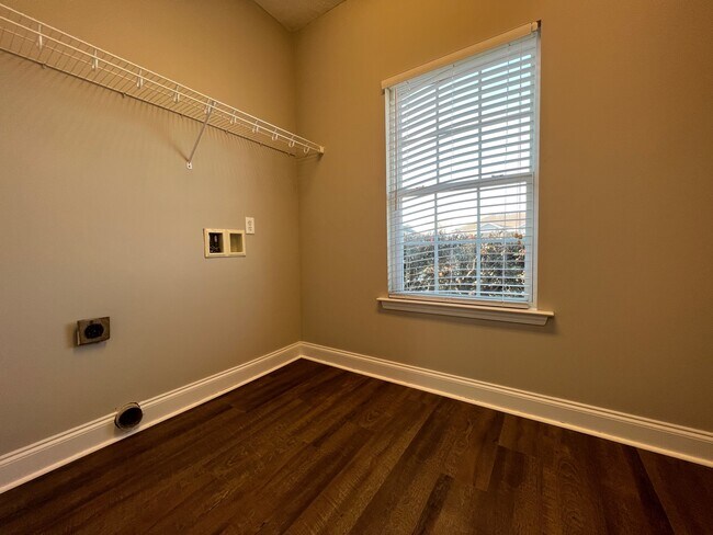 Building Photo - 104 Bull Bay Dr