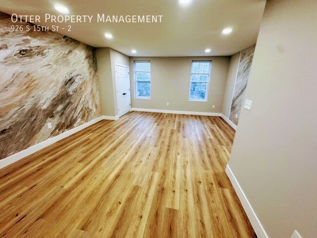 Building Photo - 926 S 15th St