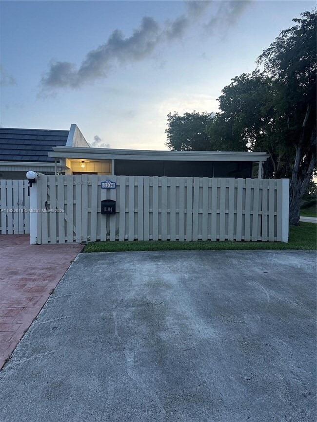Primary Photo - 8104 SW 82nd Pl
