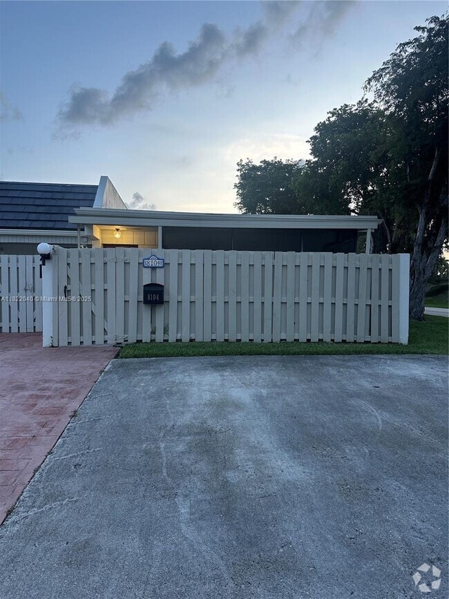 Building Photo - 8104 SW 82nd Pl