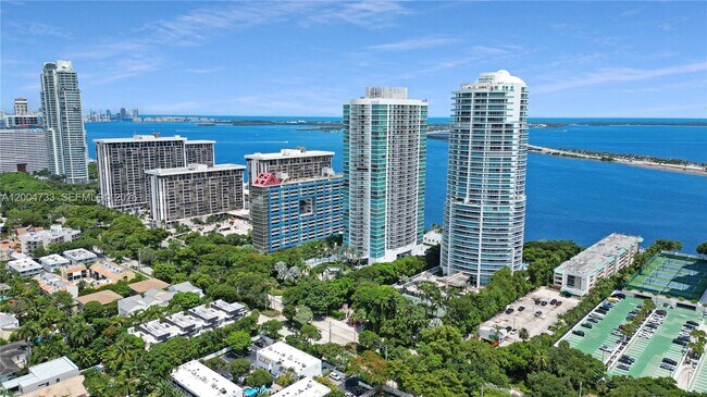 Building Photo - 2101 Brickell Ave