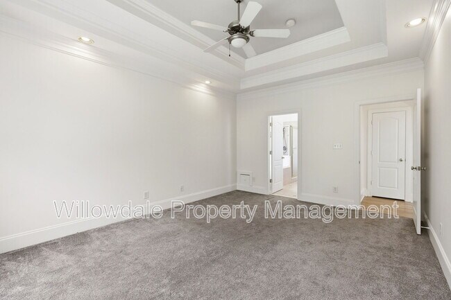 Building Photo - 223 Kinvara Ct
