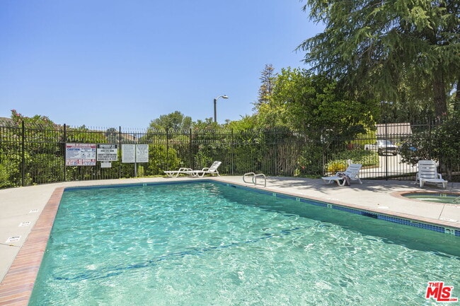 Building Photo - 27462 Country Glen Rd