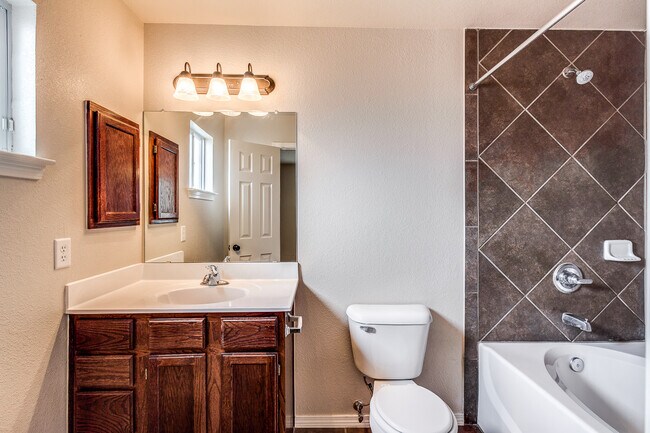 Building Photo - Beautiful 1 Story Property located in the Heart of Horizon City TX