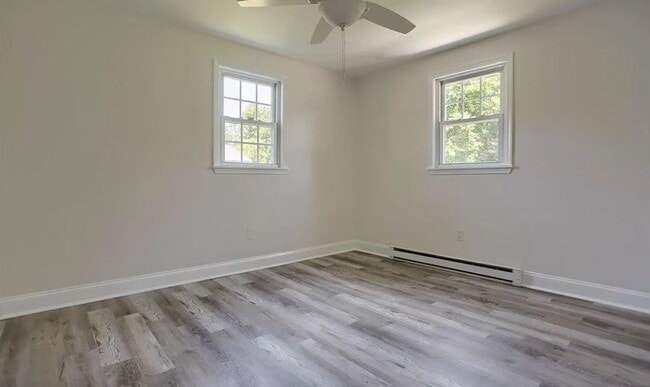 Building Photo - 1140 Loop Dr