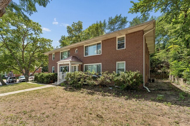Building Photo - 1210 N 60th St