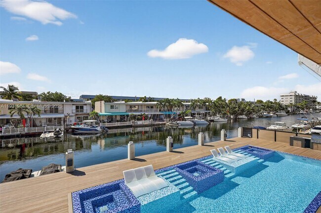 Building Photo - 3830 NE 171 St