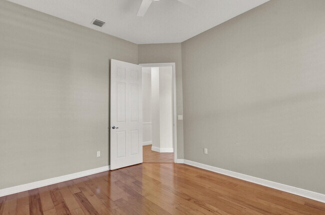 Building Photo - 2931 Twin Oaks Way