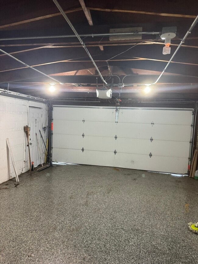 Building Photo - 7800 W 98th Pl
