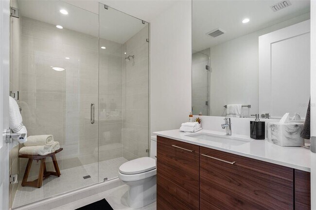 Building Photo - 301 1st St S