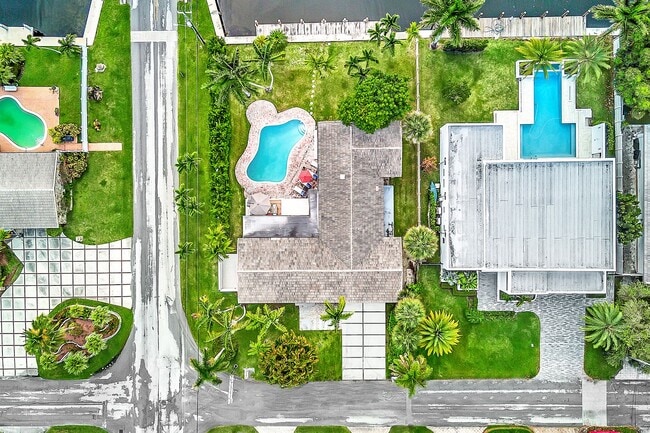 Building Photo - 536 Hibiscus Dr