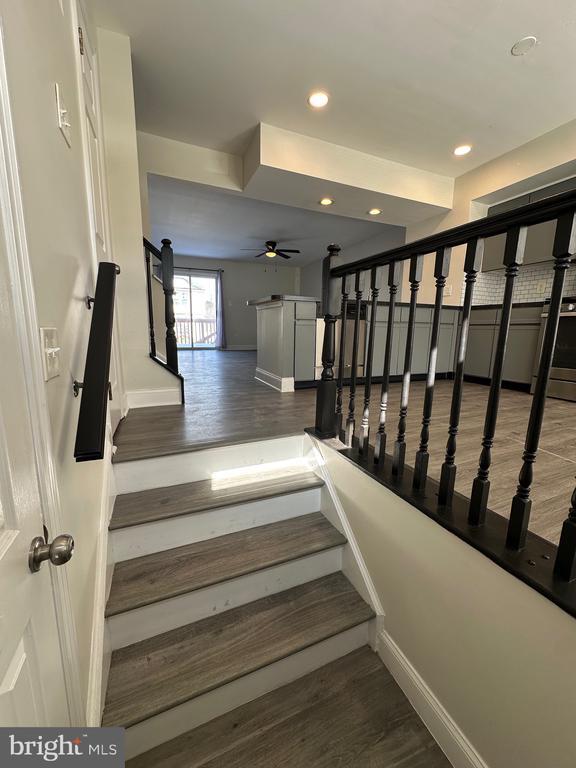 Building Photo - 650 Corsica Ave