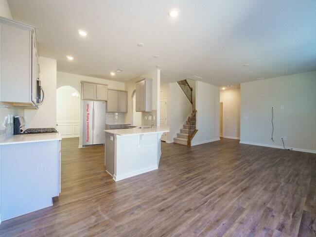 Building Photo - Very New 5 Bedroom 3 full baths in Steele Creek