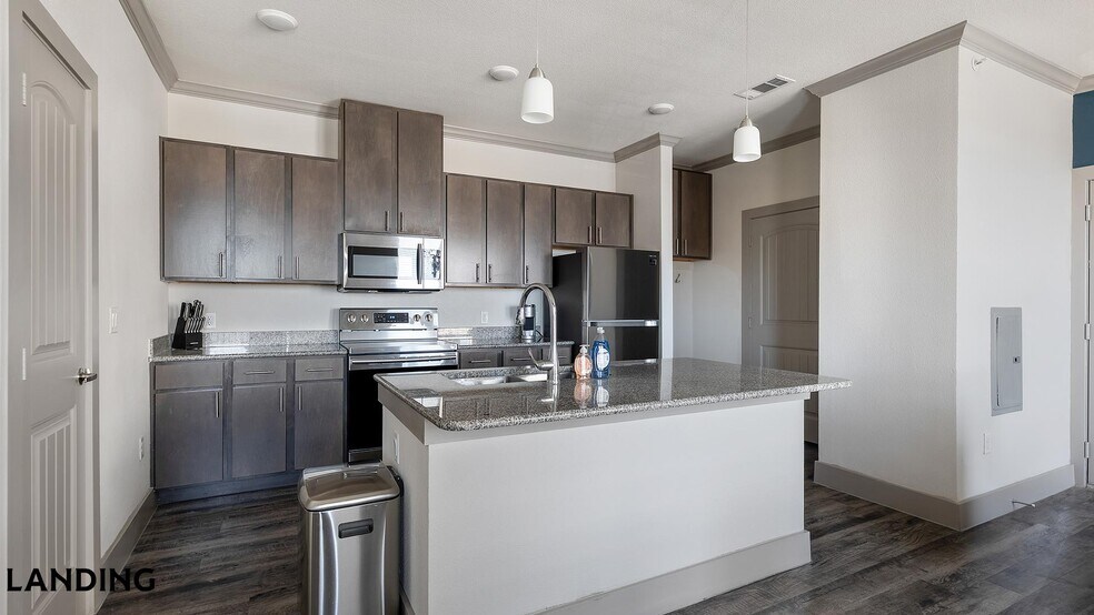 Building Photo - 12500 Shadowglen Trce