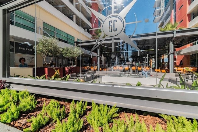 Building Photo - 1208 E Kennedy Blvd