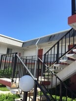 Building Photo - 2960 Lake Osborne Dr