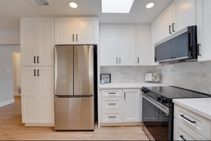 Building Photo - 856 La Tierra Dr