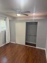 Building Photo - 1302 W 127th St