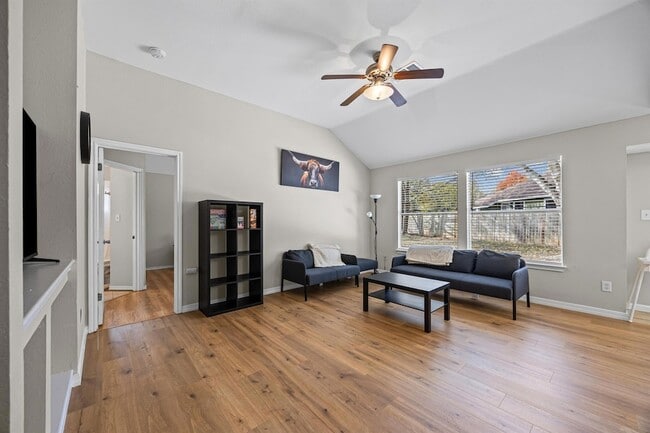 Building Photo - 5006 Acorn Grove Ct