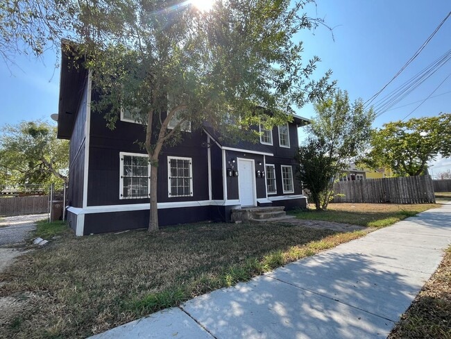 Primary Photo - ONE BEDROOM APT WITH WATER PAID
