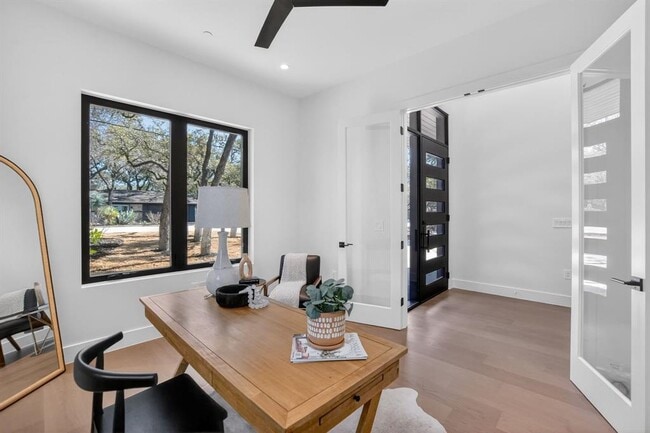 Building Photo - 434 Brady Ln
