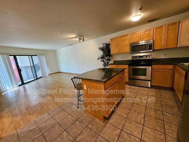 Building Photo - 720 NW Naito Pky