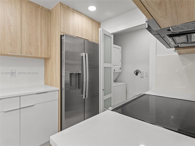 Building Photo - 6420 NW 114th Ave