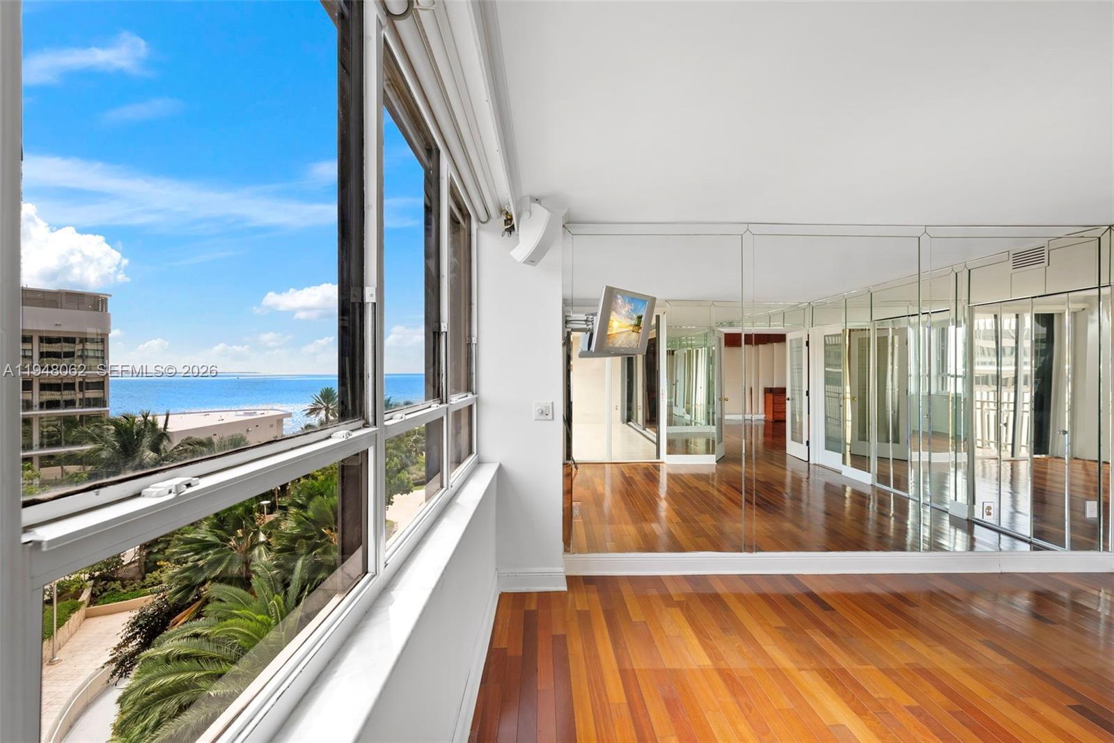 Building Photo - 3 Grove Isle Dr