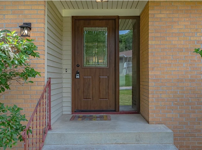 Building Photo - Beautiful 4 Bedroom / 3 Bath Home in the Heart of Manhattan, KS – Large Yard & Close to Campus