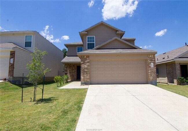 Building Photo - 5121 Lost Oak Dr