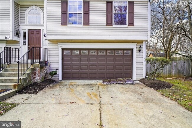 Building Photo - 102 W Deer Park Rd