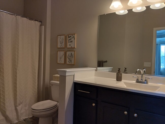 Building Photo - Spacious 2bd/2ba in The Villages at Bartle...