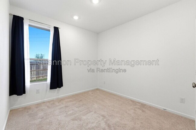 Building Photo - 3057 Pensacola Dr