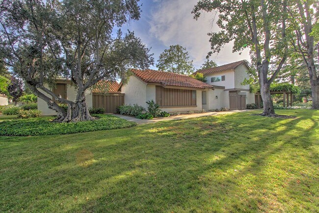 Building Photo - 5909 Manorwood Ct