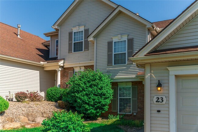 Building Photo - 17 Windridge Dr