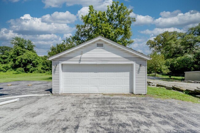 Building Photo - 9716 Jacobi Ave