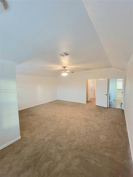 Building Photo - 11528 Champions Green Dr