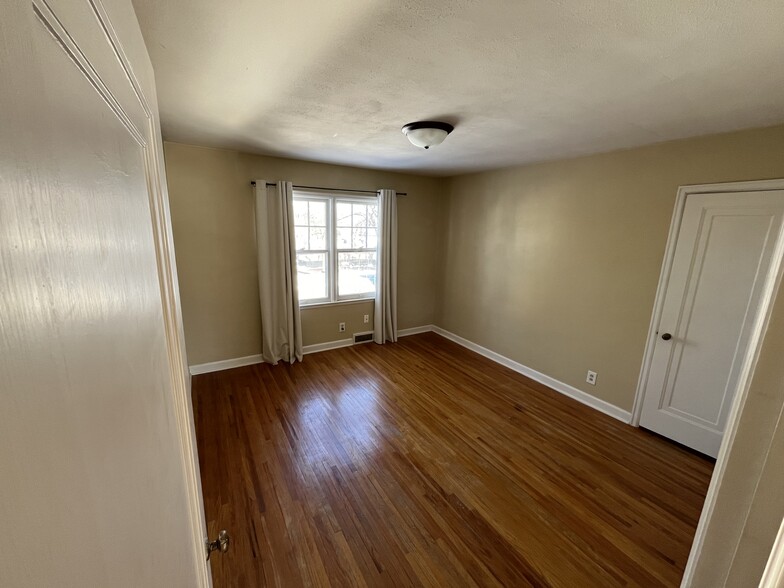 Bedroom with walk-in closet - 306 E 18th St