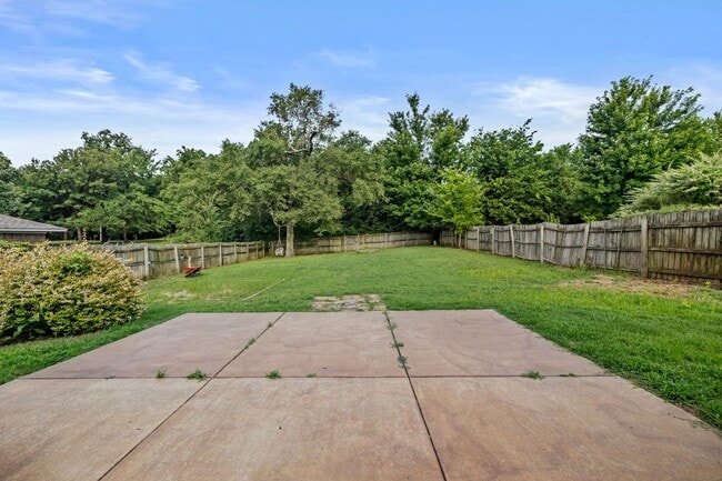 Building Photo - 7514 Red Pine