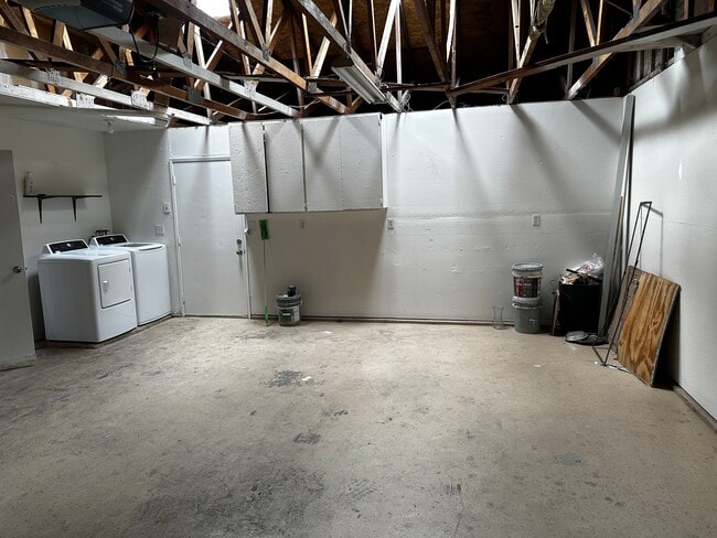 Building Photo - Freshly Updated 3bd/2ba home for rent!
