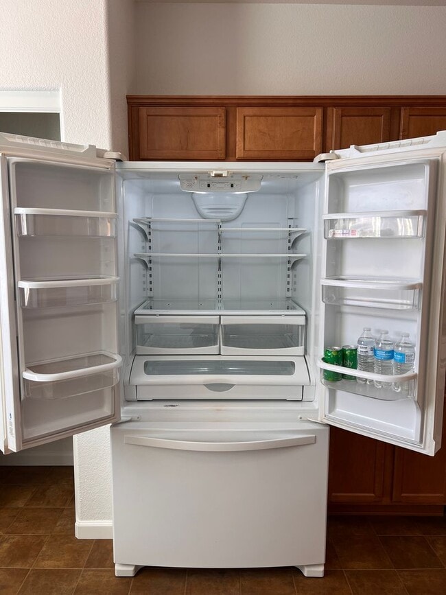 Building Photo - Single-level 3 bedroom, 2-bathroom home in Dayton, NV