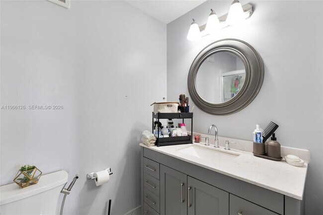 Building Photo - 9925 NW 57th Manor