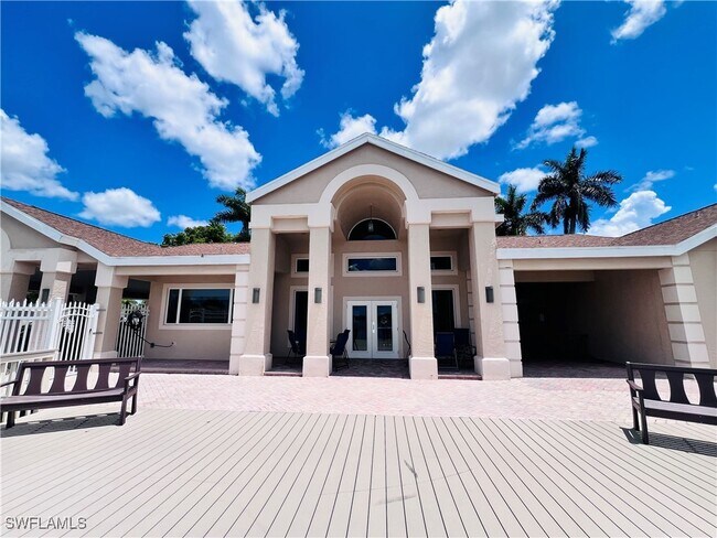 Building Photo - 3250 W Crown Pointe Blvd